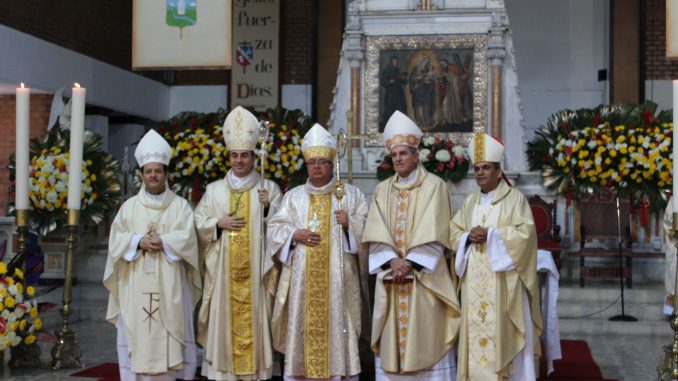Consagración-Moseñor-José-Saúl