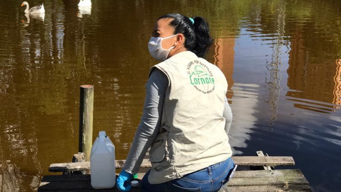 Toma de muestras en el Lago Santander