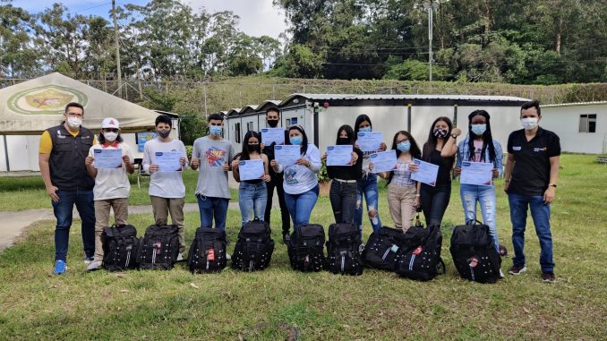 Entrega de kits comunitarios