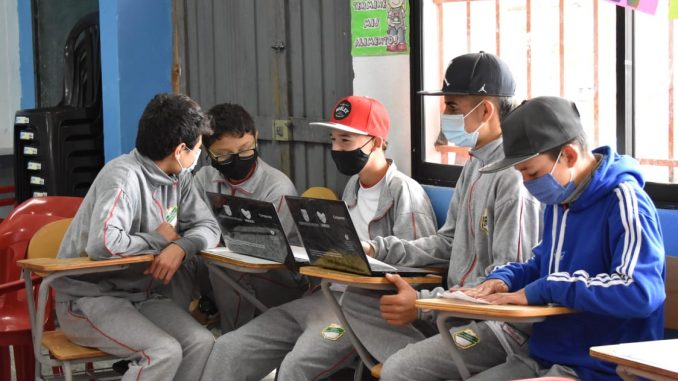 Entrega de Computadores en Sonsón