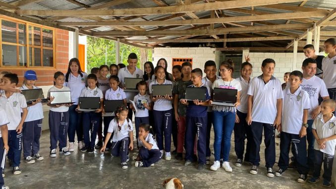 Escuela La Hermosa en La Danta