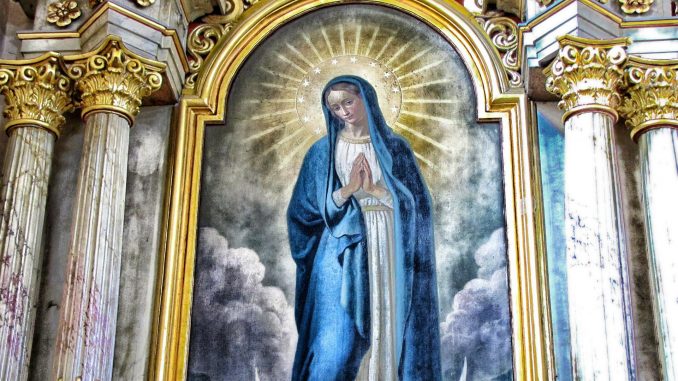 Virgen María Madre