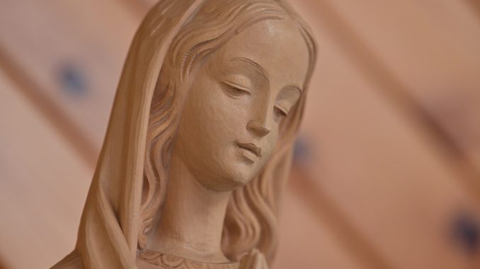 María