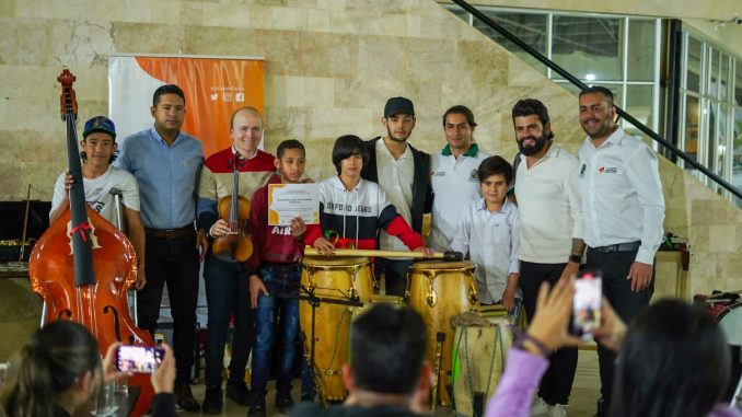 Entrega de Instrumentos Musicales en La Ceja