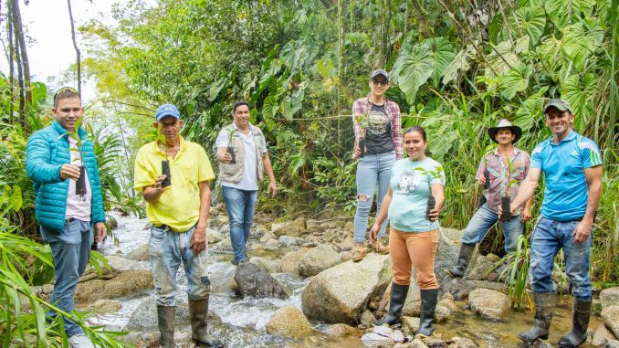 Jornada-de-reforestación-como-actividad-de-un-PRISER-en-la-vereda-San-José-de-Cocorná