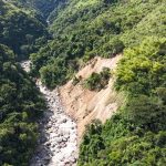La Alcaldía de Abejorral monitorea deslizamiento en San Pedro: el río Buey mantiene su flujo normal