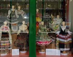 «Las puntadas del maíz»: una investigación rescata la memoria del vestuario tradicional de Sonsón